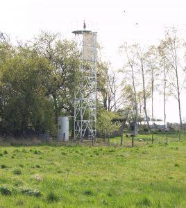 Bagfyret der står i udkanten af Roneklint by